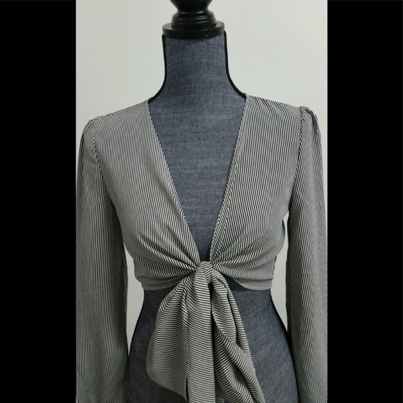 Striped front tie top - Picture 2 of 5